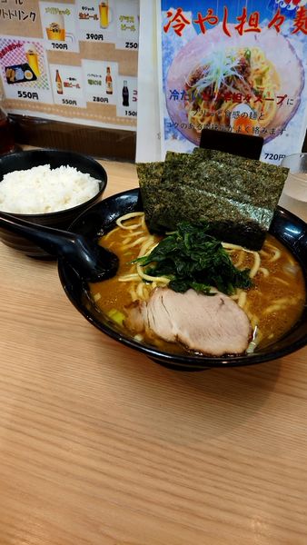 「ラーメン550円ランチ大盛無料大ライス120円」@せい家 下北沢店の写真
