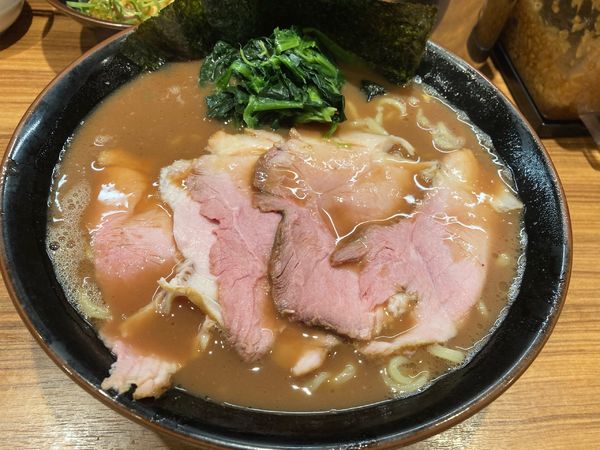 「チャーシュー麺大盛(コイメオオメ)+ライス+味付き脂」@横浜家系らーめん 輝道家の写真