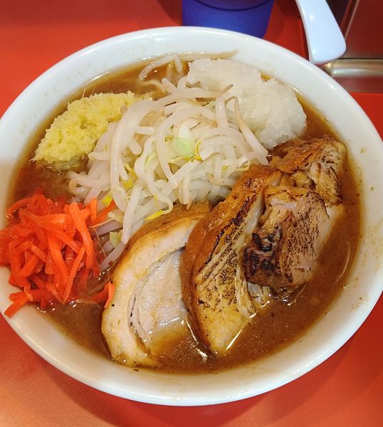 「らーめんミニ+豚2枚､しょうが､玉ねぎ､アレ」@麺屋 桐龍 久喜店の写真