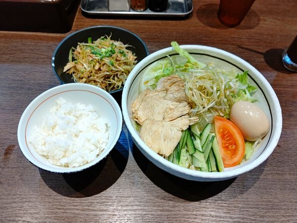 「冷し中華(並盛)980円＋Bセット200円」@らーめんや なかじゅう亭 高崎オーパ店の写真