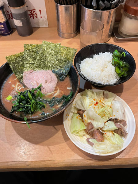 「ラーメン並　キャベチャー　サービスライス」@横浜家系らーめん 武道家 賢斗の写真