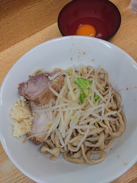 「さまし中華うすらカレー味 ＋ ラーメン小 麺少なめ ＋なまたまご」@ラーメン二郎 環七新新代田店の写真