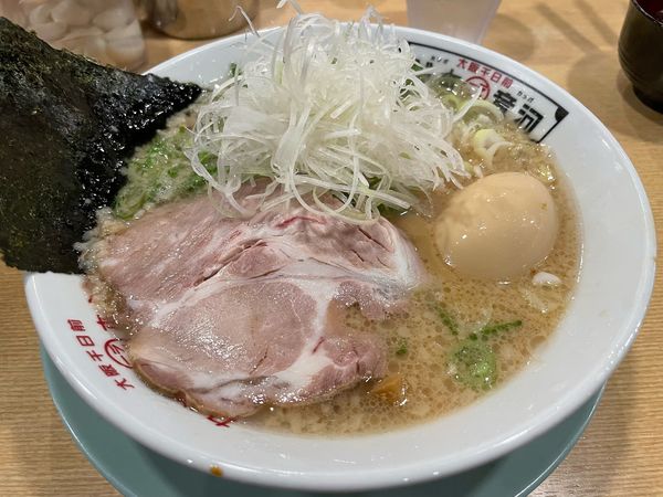 「ネギラーメン煮卵入り」@河童ラーメン本舗 工場店の写真