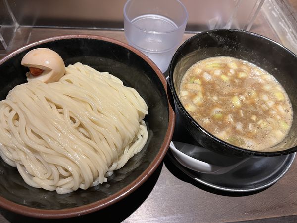 「豚つけ（麺特盛350g）＋くずれ味付け玉子」@時屋の写真