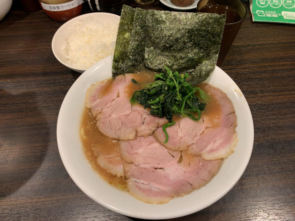 「ライトチャーシュー＋半ライス」@横浜らーめん 寿三家の写真