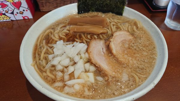 「背脂煮干ラーメン+大盛(太麵に変更)」@麺処いろ葉の写真