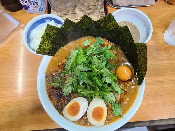 「麻辣烏賊肝ラーメン」@中華そば 半ざわの写真