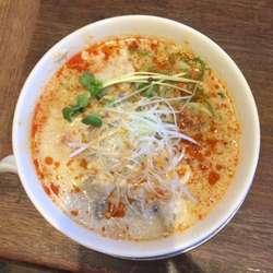 濃厚海鮮担々麺