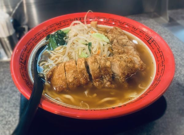 「ボリューム排骨（￥990）＋温野菜（￥100）」@万世麺店 有楽町店の写真