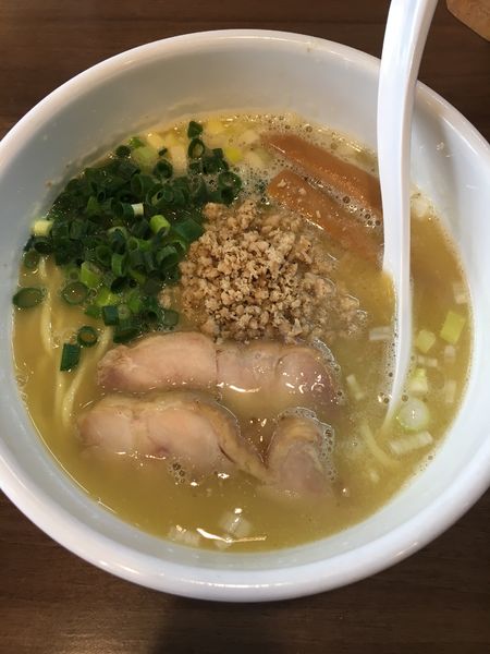 「白鶏らーめん(700円)」@鶏の穴 白山店の写真