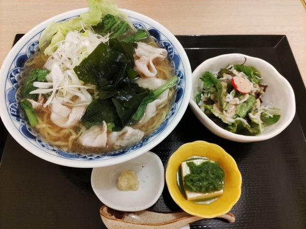 「霧島黒豚のラーメン御膳（塩）」@しゃぶしゃぶ芋つる 新橋店 別館の写真