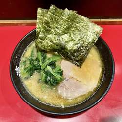 豚骨醤油ラーメン￥780