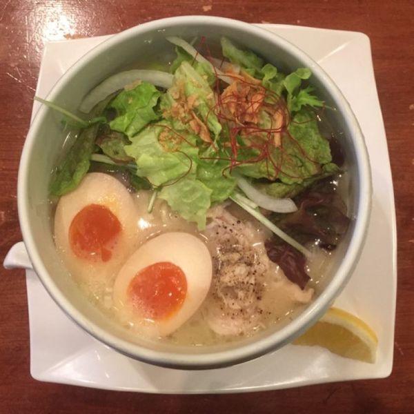 「鶏白湯塩そば」@鶏白湯麺 蔭山 高田馬場店の写真