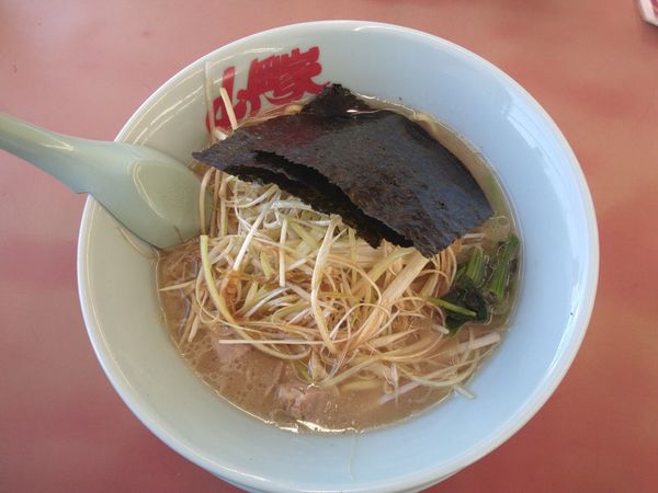 「醤油ネギラーメン790円」@ラーメン山岡家 上尾店の写真