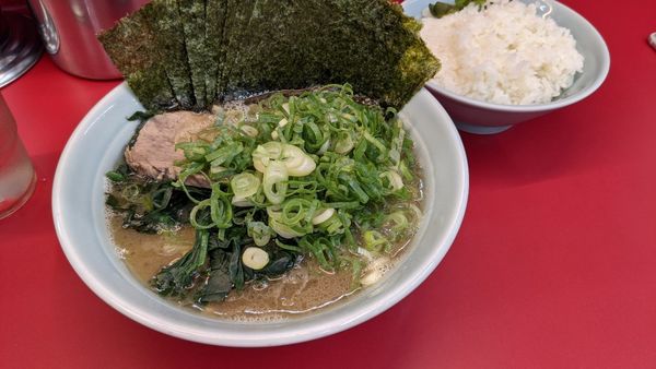 「醤油ラーメン」@横浜ラーメン武蔵家 薬園台店の写真