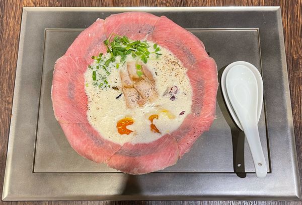 「特製牛骨白湯」@無限ラーメンの写真