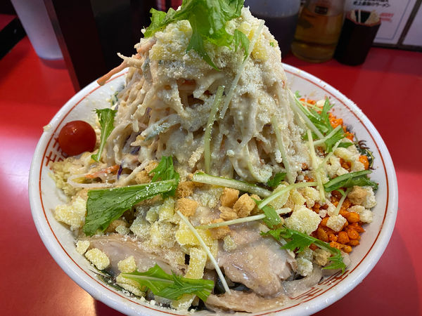 「冷やし中華　大　シーザー　全マシ」@千里眼の写真