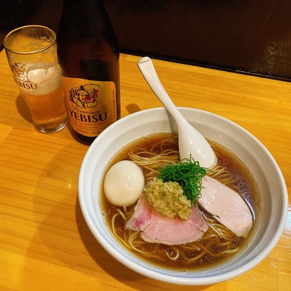「【限定】味玉生姜醤油らーめん＋ビンビール」@麺響万蕾の写真