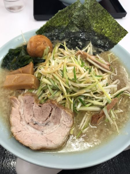 「ネギラーメン(中盛)＋味玉」@ラーメンショップ 北川辺店の写真