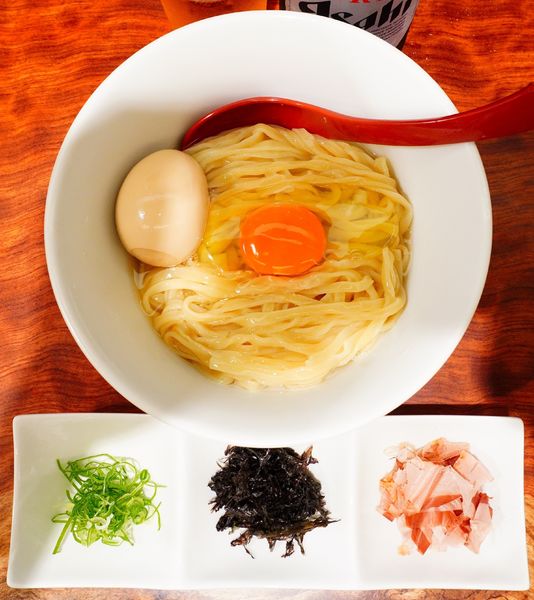 「【期間限定】冷製 塩昆布水のTKM＋味玉＋瓶ビール」@三馬路 東京店の写真