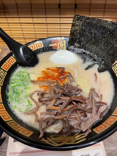 「ラーメン＋たまご＋きくらげ＋のり＋ニンニク¥1,380」@一蘭 千葉出洲港店の写真