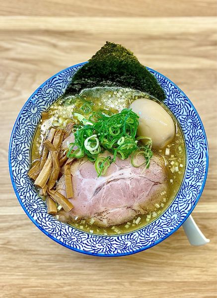 「塩ラーメン + 味玉」@麺屋 つるるの写真