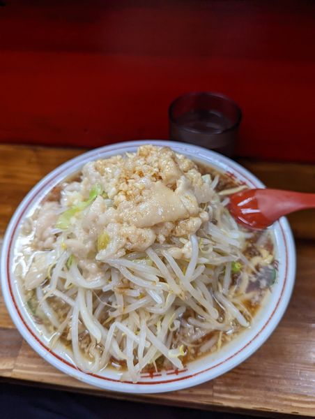 「ラーメン　全マシ」@ザ・ラーメンスモールアックスの写真