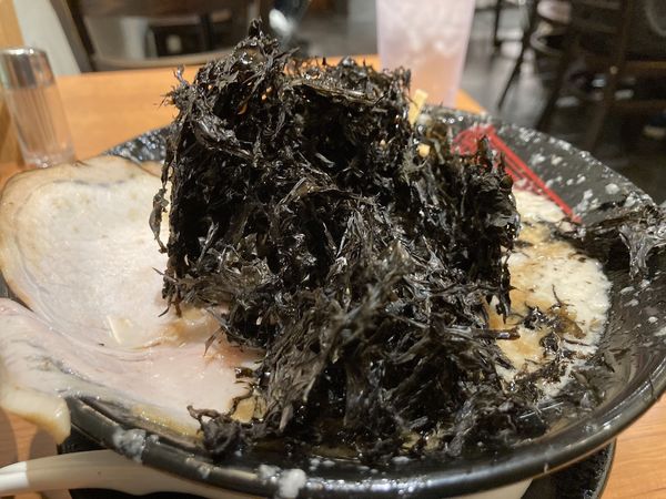 「岩のり背脂中華そば」@金澤濃厚中華そば 神仙 東京ラーメンストリート店の写真