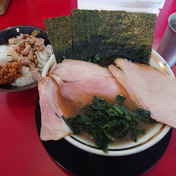 「チャーシューメン(並)900円、チャーシューまぶし小100円」@IEKEI KANSAI王道家直系 我道家の写真