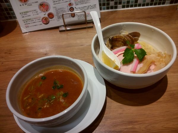 「蛤と鶏のつけSOBA大1,000円」@むぎとオリーブ さいたま新都心店の写真