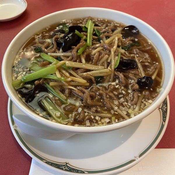 「細切り牛肉つゆそば　大盛　¥1,410」@中国料理 桃鹿楼の写真