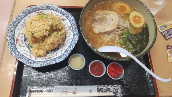 「忍たま味噌チャーハンセット940円」@ゆにろーず つくば店の写真