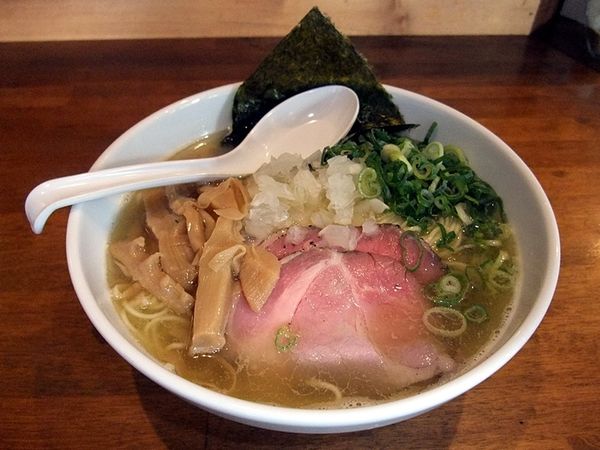 「煮干しらー麺 白」@麺屋Dining NANASHIの写真