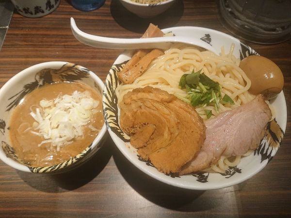 「ど！！濃厚鷹虎つけ麺３倍盛り５４０ｇ（１２１０円）」@麺屋武蔵 鷹虎の写真