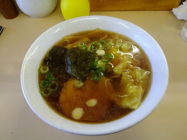 「醤油ワンタンメン970円」@支那そば 心麺の写真