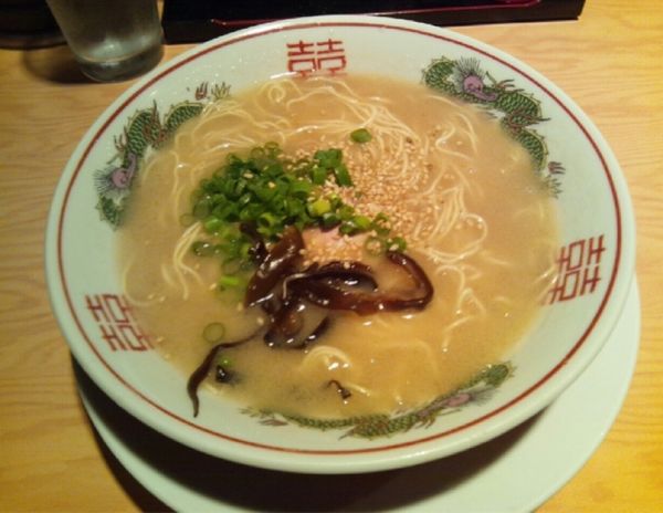 「博多とんこつラーメン」@陣屋の写真