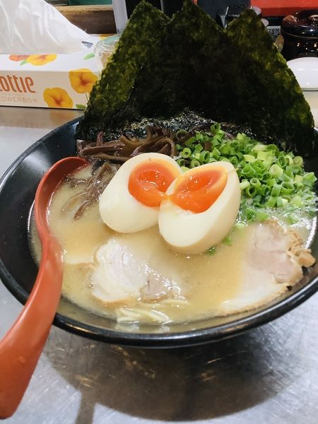 「あかつきデラックス　1050円」@博多糟屋ラーメン あかつきの写真