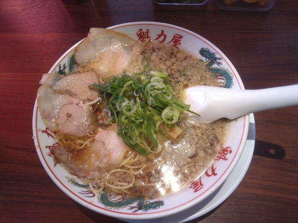 「特製醤油ラーメン並737円」@ラーメン魁力屋 北越谷店の写真