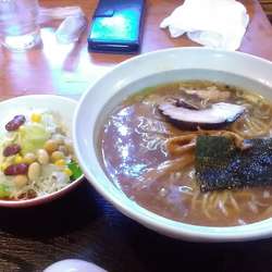 醤油ラーメン605円