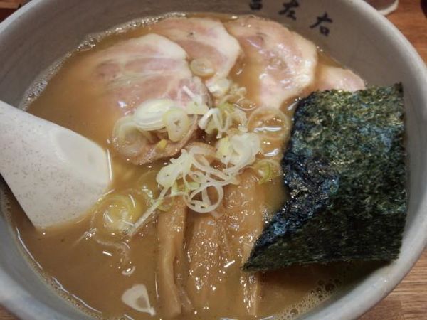 「らーめん+チャーシュー」@麺屋吉左右の写真