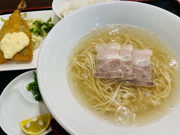 「透明とんこつラーメン定食 890円」@よっとこの写真