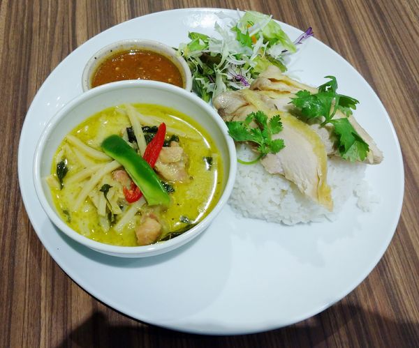 「グリーンカレー&カオマンガイセット(1,000円)」@ダイヤモンド 大崎ガーデンタワー店の写真