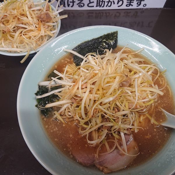 「ネギラーメン(並)800円、ネギ丼300円」@ラーメンショップ 八王子新滝山街道店の写真