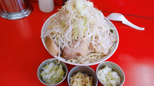 「大ラーメン・ネギ✘‎２・ショウガ(ヤサイ) ￥1,000」@ラーメン二郎 ひたちなか店の写真