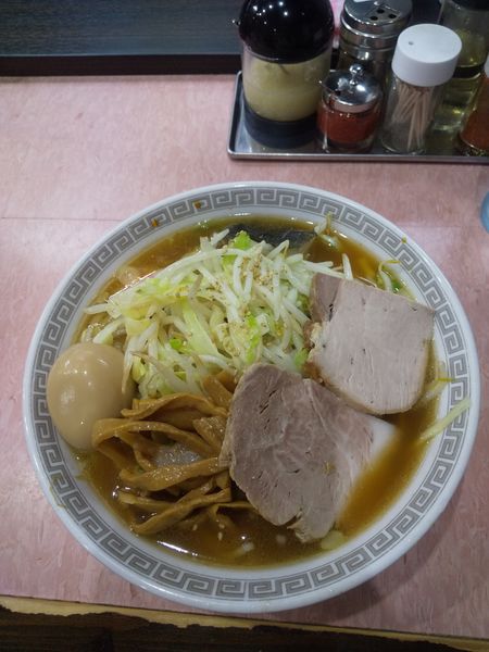 「中華そば(小)730円野菜120円(麺カタメ・濃いめ)」@所沢大勝軒の写真