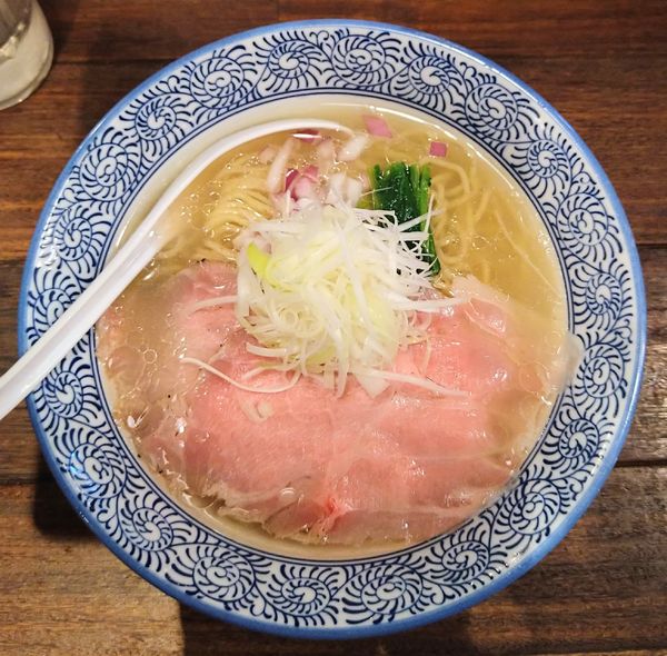 「貝出汁塩そば+貝油の和え玉」@貝出汁中華そば 貝香屋の写真