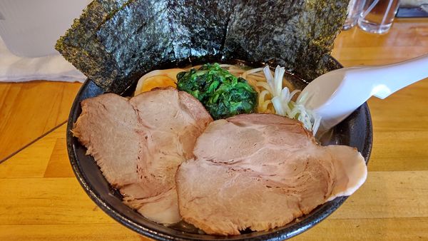 「得 豚骨醤油ラーメン」@横浜家系ラーメン 麺や一興の写真