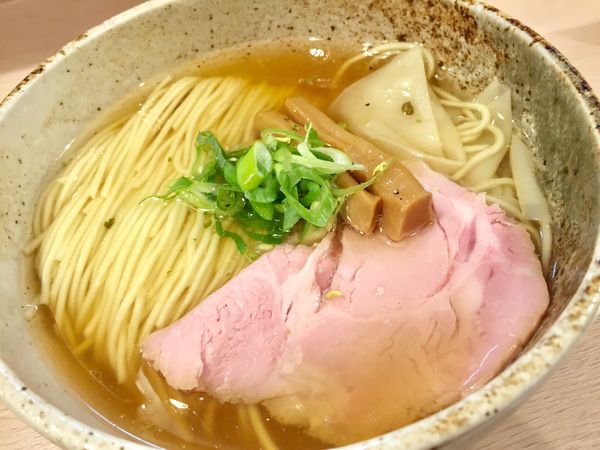 「ワンタン塩らーめん【950円】」@麺笑巧真の写真