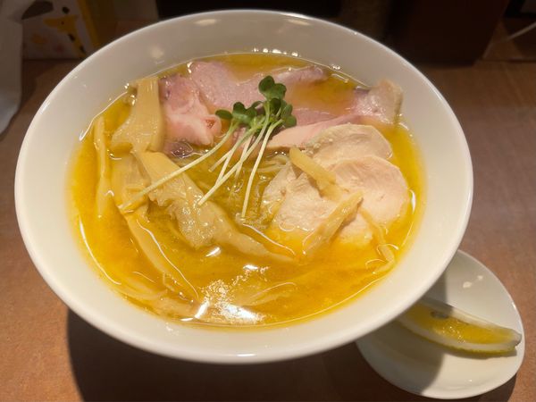 「濃厚鶏白湯塩＋鶏チャーシュー1枚＋穂先メンマ」@麺屋 美浪の写真