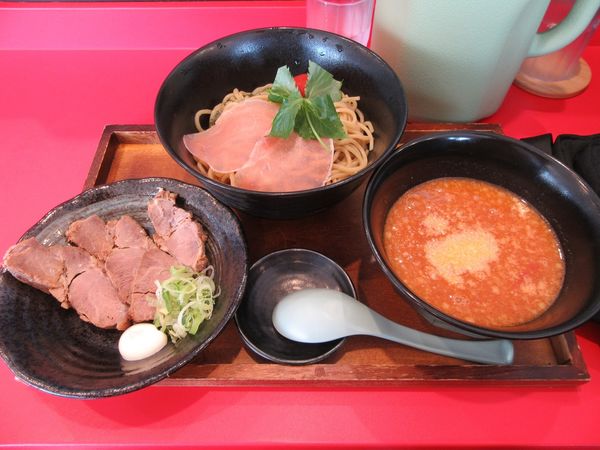 「限定　トマトつけ麺（８５０円）＋半ライス＋チャーシュー」@ラーメン 光○の写真